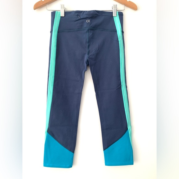 ❗️CLEAROUT❗️ LIKE-NEW! GAP FIT GFAST colour block side stripe CAPRI LEGGINGS -XS - Picture 2 of 4